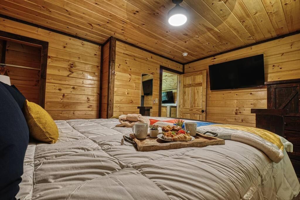 Adventure Retreat/Cabin/Pool+Hot Tub/Game Room+Theater セバービル エクステリア 写真