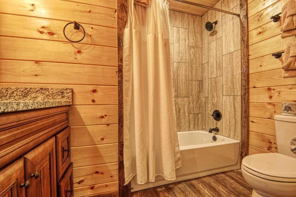 Adventure Retreat/Cabin/Pool+Hot Tub/Game Room+Theater セバービル エクステリア 写真