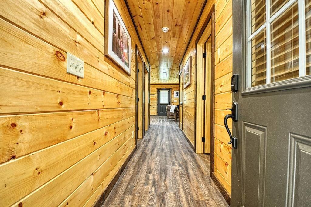Adventure Retreat/Cabin/Pool+Hot Tub/Game Room+Theater セバービル エクステリア 写真