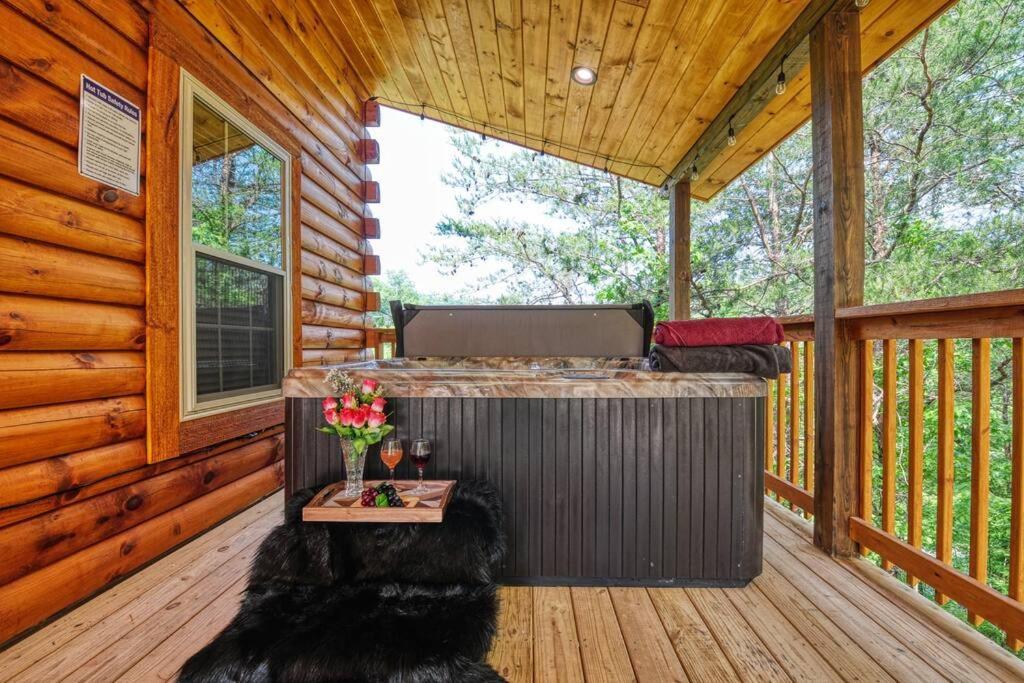 Adventure Retreat/Cabin/Pool+Hot Tub/Game Room+Theater セバービル エクステリア 写真